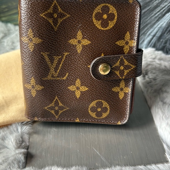 Louis Vuitton Handbags - Louis Vuitton Brown and Gold Monogram Wallet